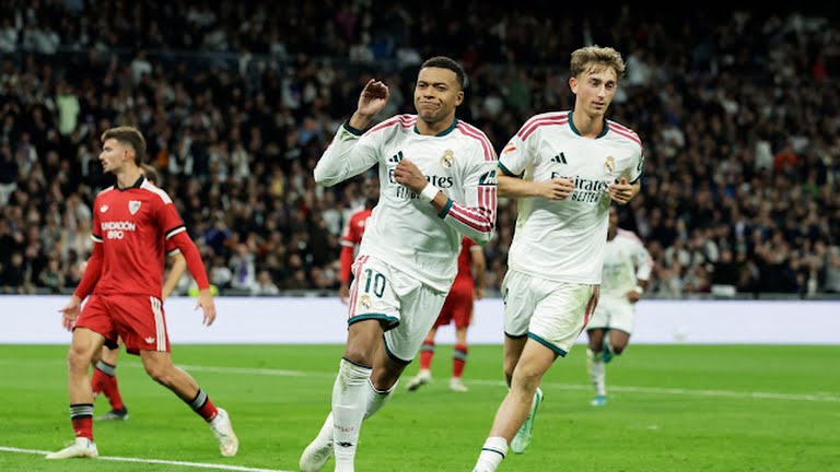 مدرب إشبيلية ينتقد القرارات التحكيمية عقب الخسارة أمام ريال مدريد