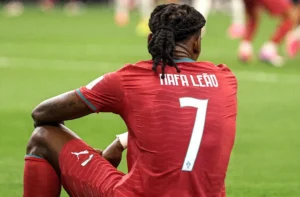 رافاييل لياو يرتدي القميص رقم 7 في مواجهة البرتغال والدنمارك